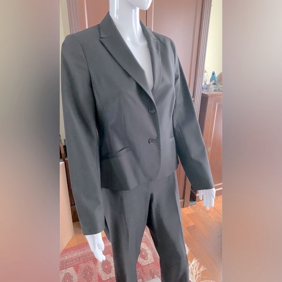 Talbots brand black fine wool classic & chique blazer & pants 2 Pc suit US 8 - Picture 2 of 16